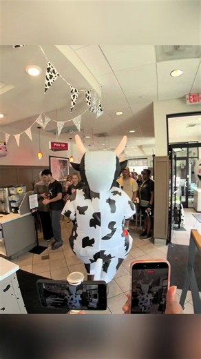 can i get a moo? 🐮 @Chick-fil-A #cowappreciationday #chickfila #funny #fyp #memphis