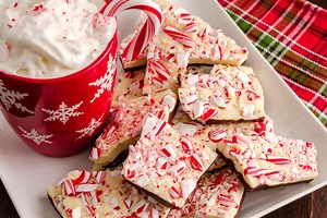 This No-Recipe Peppermint Bark Is Crunchy, Crispy, and Totally Addictive