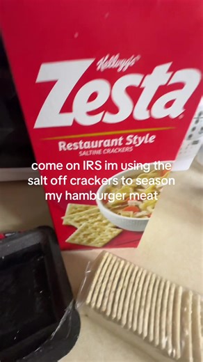 Seasoning Hamburger Meat with Saltine Crackers
