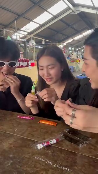 Vlog 55 I ដំណើរផ្សងព្រេងរករបស់ញុំាកាលពីក្មេងតាមសាលារៀន🚙🍭🍬🍜✨🤍 ————————————————————————————— Tiktok: https://www.tiktok.com/@hengmardy?_t=8cZR81r4lVu&_r=1 Instagram: https://www.instagram.com/hm.dydy/ Youtube: https://www.youtube.com/channel/UC8cgGIsKSsJQmxOt9gl2zUA | Heng Mardy