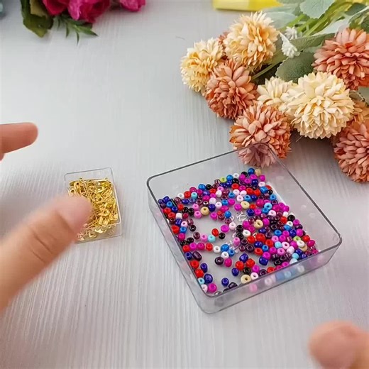 Wonderfull👍 You will love this knitted flower at intervals on the fork 🤩 it's a great model #flowers #knitting #crochet #LearnCrochet #CrochetTutorial