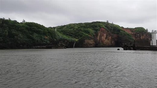母島観光協会 on Instagram: "#母島ニア 大雨の時にだけ出現する滝 滝マニア必見！ 因みに名前はありません"