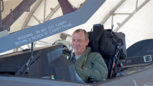 Why The F-35 Canopy Closes From The Front - SlashGear