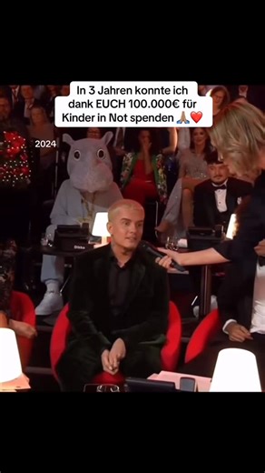 Tim | a living meme on Instagram: "Ich weiß noch ganz genau, als ich damals mit meinem Opa vor dem Fernseher saß & stolz 10€ von meinem eigenen Taschengeld für Kinder in Not gespendet habe 🥺 Niemals, wirklich iemals hätte ich damit gerechnet, irgendwann solch einen Beitrag leisten zu können. Mir ist wichtig zu betonen, dass ich all dies NICHT ohne euch erreicht hätte 🙏🏽 Natürlich poste ich fleißig und bin wirklich sehr, sehr lange & oft am Handy, aber dennoch seid IHR es, die mich dorthin geb
