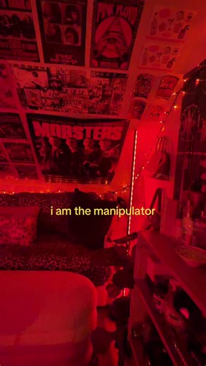 #room #80s | i am the manipulator