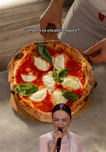 Sì ❤️❤️❤️❤️❤️❤️ @Arisamusica #Rossopomdoro #PerTe #Pizza