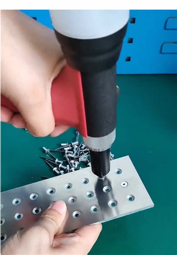 Automatic Riveting Techniques for Enhanced Efficiency