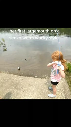 her first fish all by herself! using senkos! #garyyamamotosenkos #viral #fishingtiktoks #fishtok #fishtoker #fishing #fypシ #fyp #fishing #swampydaddy #bassfishing #daughter #daddysgirl