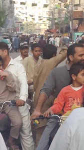 So Sad to see Distribution of Gutka!! | Karachi Walay