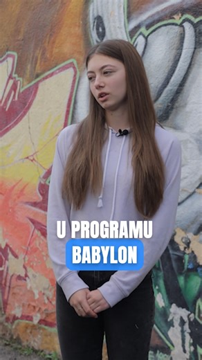 UNDP Serbia on Instagram: "Karavan Putujuća Petlja je tokom jeseni i zime putovao širom Srbije! 🚐✨ Svaka stanica je donosila novu energiju – učenici/ce i nastavnici/ce zajedno su istraživali, učili i delili ideje. 📚🤝 Danas vam prenosimo delić atmosfere iz Niša, a ovog vikenda karavan stiže u Kraljevo – poslednju stanicu ovog putovanja.📍 Karavan „Putujuća Petlja“ organizuje @fondacijapetlja u partnerstvu sa @prosveta.gov.rs i @undp_serbia."
