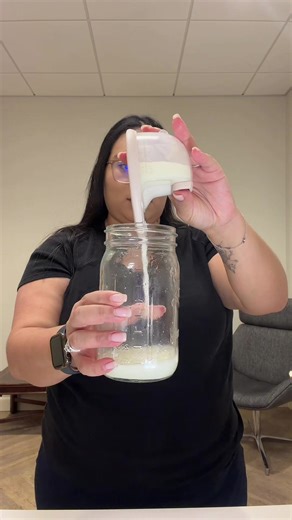 Working mom Pump & Pour #workingpumpingmom #pumpingmom #pumpingsession #devotional