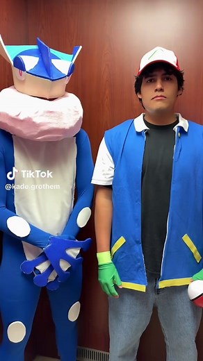 Pokémon Halloween Cosplay: Unite for the Team