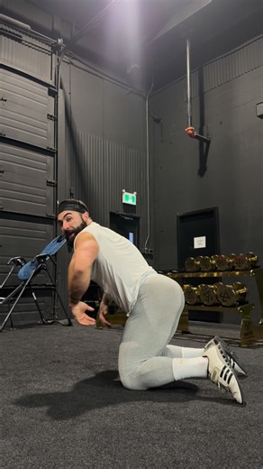 GLUTE ACTIVATION WORKOUT!⤵️ -Straight Leg Kickbacks: 15 Reps -Donkey Kick: 15 Reps -Clam Shells: 15 Reps -Clam Shell Pumps: 10 Reps -Glute Rainbow: 5 Reps 3 ROUNDS EACH LEG! FOLLOW👉 @nunziglutecamp for the Best Glute Workouts! | Michael Nunziata