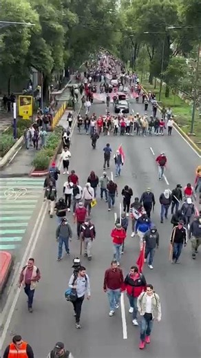 CNTE protesters advance toward Mexico City Stadium