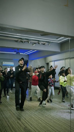 Time table ❤️ . 🎥 @estheticpicturesofficial . #fun #workout #activity #enjoylife #learndifferent #learndance #onlineclasses . @online.bhangra.dance.classes Dm for joining bhangra and fitness classes . Kids special online classes also available🕺💃🏻 . . . 📍@parindeyacademy . . . #bhangra #reels #instagram #bhangralovers #gidha #gidhalovers #punjabi #jatinbarnaljb | Jatin Barnal JB