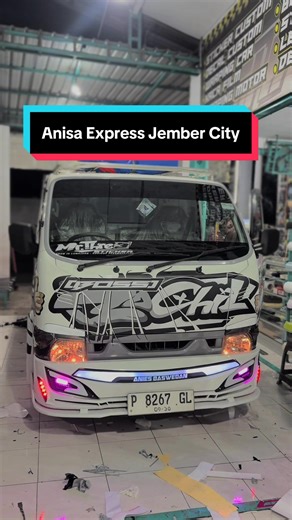 White Grey Concept Cocok buat yang gasuka warna rame bosqu,Anisa Express Unit Jember unit Operasional Angkutan Meubel #tragamodifikasi #traga #isuzutraga #fypシ゚viral #fypage