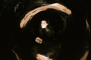 Barrie unveils new single "Jenny"