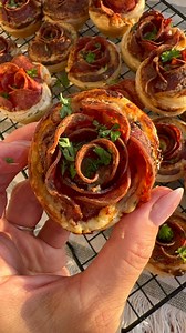 10K views · 4.4K reactions | Salámové ruže  v lístkovom ceste s...