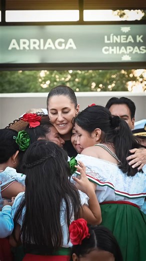 Hoy realizamos el primer viaje en tren de Tonalá, Chiapas a Ixtepec, Oaxaca. La gente feliz; es amor correspondido. Gracias a la Secretaría de Marina por esta gran obra que ayudará muchísimo al sureste. | Claudia Sheinbaum Pardo