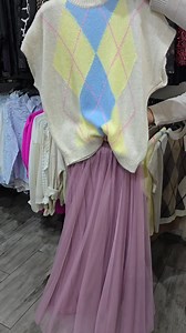 🌹🌹 SWETEREK ROMBY KAMIZELKA 🕳125 zł 🕳szerokość pod pachami 60 cm a dół 50 cm , długość 58 cm🌹🌹SPÓDNICA TIUL GLADKA 🕳115 zł🕳pas w gumkę do 120cm 🌹🌹Zamówienia I pytania na messengera lub WhatsApp 🥰🥰 | TWÓJ SKLEP