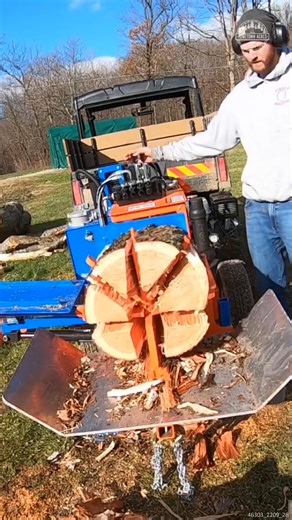 Making SAWDUST and Firewood | Hometownacres