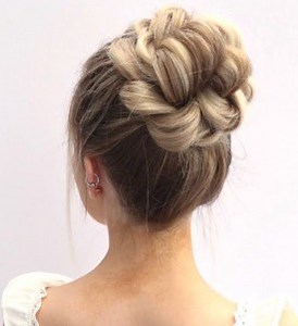 8.9M views · 45K reactions | 2 minute knot bun (the easy way)!  | Sweethearts Hair | Facebook
