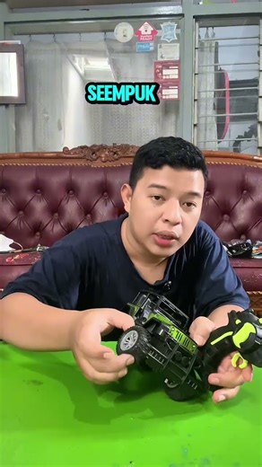 Mobil Remote Control RC Jeep Rubicon Metal Cas