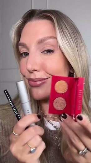 NEW Holiday Eye Shadow | Eye Makeup Tutorials | Bobbi Brown Cosmetics