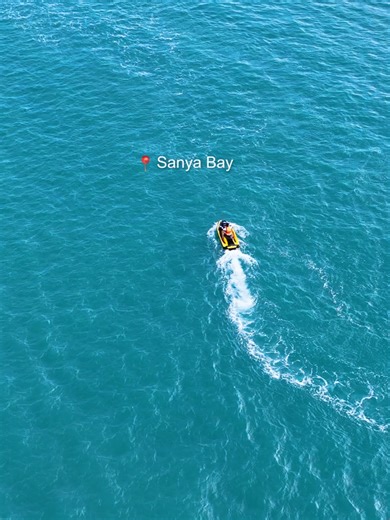 Your first stop in Sanya! Close to the city, open to the sea. Sanya Bay makes island life effortless. #Sanya #chinatravel #islandlife