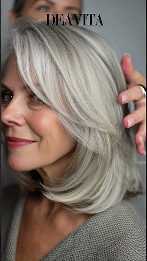 Halblange Frisuren ohne Pony ab 50 – das sind die Trends 2026