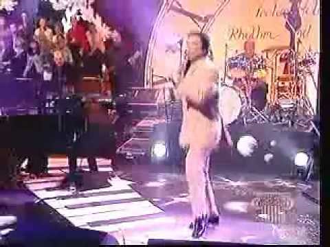 Tom Jones It's Not Unusual (Live)