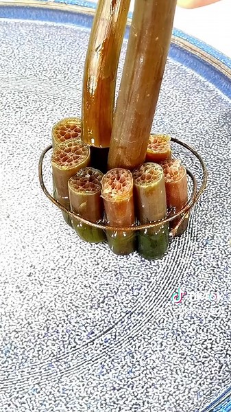 DIY Flower Arrangement Ideas with Hydrangea and Water Lily Bouquets