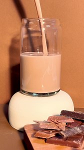 Some reasons you'll enjoy sipping on our NEW FeelFit Pea Protein Shake Simply1: 🥤2 tasty flavors to choose from: 🍫 and 🍦 🥤Keto-friendly 🥤Each serving offers less than 1 g of sugar and 5 g of carbs Which is your favorite flavor? https://bit.ly/3A16vYd | Arbonne