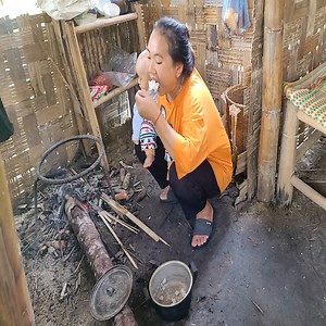 34K views · 554 reactions | The kind neighbor come to visited single mother and bought her some food | Phenom Gaming | Facebook