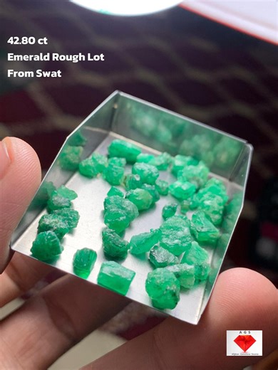 42.80 Ct Emerald Rough Lot Swat – Naturally Formed Crystals With Vibrant Green - Etsy