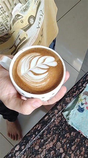 Tulip Latte Art Tutorial🌿 | barista |#latteart #barista #makingcoffee #coffeeart #coffee #coffeeart