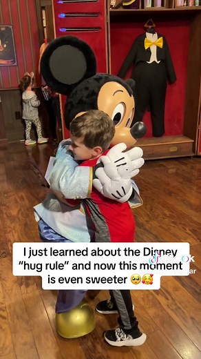 Discovering the Disney Hug Rule | Heartwarming Moment