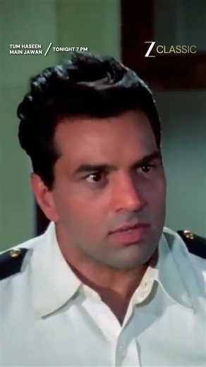 #Dharmendra and #HemaMalini in their very first pairing deliver's a powerful clash of emotion! Where Dharmendra’s rage and Hema Malini’s vulnerability set the tone for a pairing that would go on to define an era. Watch #TumHaseenMainJawan, tonight at 07:00 PM. Only on #ZeeClassic. ​ (Hindi Cinema, Retro Bollywood, Old Is Gold, Hindi Movies Fans, Classic Hindi Films, Golden Age Of Hindi Cinema, Movie, Woh Zamana Kare Deewana) | Zee Classic