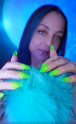 Gentle Mic Scratching ASMR With Fluffy Cover