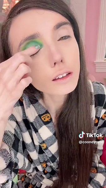 Makeup tutorial for st patricks day! #stpatricksday #makeup #makeuptutorial #eugeniacooney #beauty #fyp
