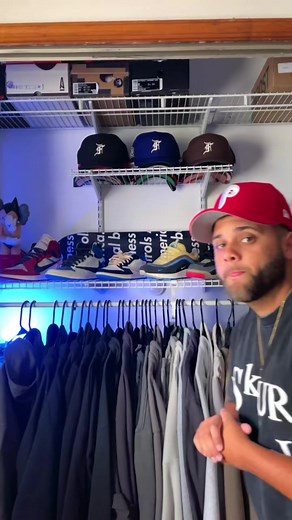 Men’s style tip to look more muscular #fashion #mensstreetfashion #streetwear #stylehacks #clothing #mensstyletips #mensclothes #mensessentials #menss #5147 | Rocketwebz | Facebook