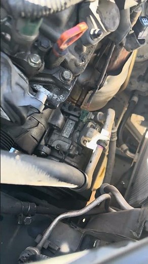 Change a rebuild alternator. 🥲🥲🥲🥲🤣