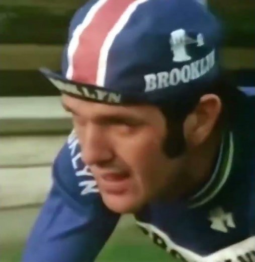 Roger De Vlaeminck en préparatif du Paris Roubaix 1976