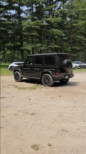 Mercedes G-Class Does a G-Turn