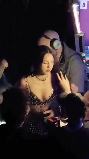 Olivia Rodrigo's Quick Outfit Change Backstage Revealed