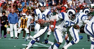 Roman Gabriel wins Pro Football Hall of Fame Poll