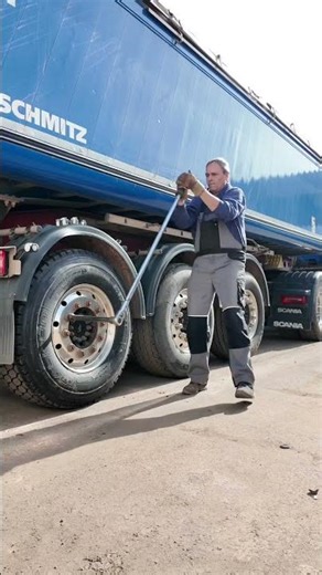 Komische Kommentare nur 2 natürlich alle 10.🤙#trucking #kippermafia #scania #usatruck #bigtruck