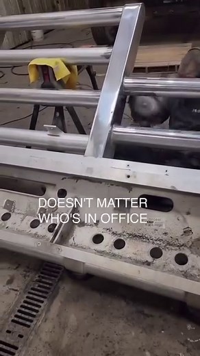 Who knew James could be so flexible? The versatility of the Jimmy Buff-It is on full display in this clip. Running this special sewn buffing wheel at 3500 RPM as a cut buff with our T121 metal polishing Tripoli allows for ease of use and flexibility in contouring on this Aluminium bumper. #metalpolishing #metalfinishing #detailinglife #trucking #bigrig The 40-Ply Jimmy Buff-It Spiral-Sewn Buffing Wheel and its 60/60 UBM fabric construction is meant to be used mostly as a coarser, soft cutting wh