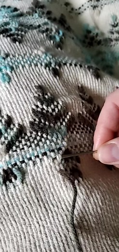 The Rhythmic Movements of Swedish/Huck Weaving 🧶🤍 #whitethistleknits #huckweaving #swedishweaving #fibreartist #handmadeincanada