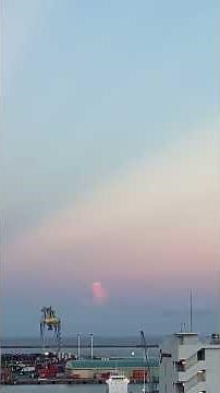 #反薄明光線 と月 #那覇市 #ライブカメラ Time Lapse Okinawa Naha